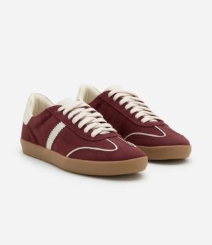 Tênis Chuteira em PU com Listras Contrastantes Vermelho Vinho