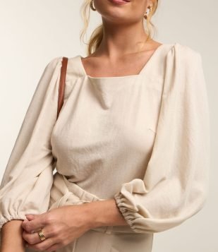 Blusa em Viscose com Decote Quadrado e Manga Bufante Off White