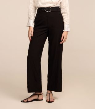 Calça Wide Leg em Viscose com Cinto Fivela Preto