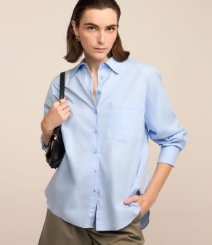 Camisa em Tricoline Alongada com Bolso no Peito Azul