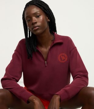 Casaco Esportivo em Modal com Gola Alta e Zíper Vermelho