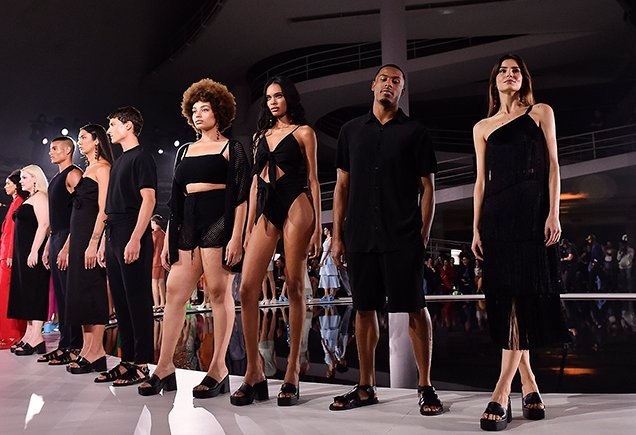 Primavera Verão 2022: looks marcantes no desfile da nova coleção!