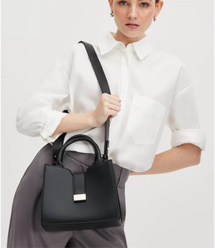 Bolsa Satchel Com Tira Para Fechamento Preto