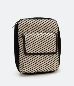 BOLSA MINI BAG COM ALÇA E BOLSO EM TEXTURA TRELIÇA BEGE