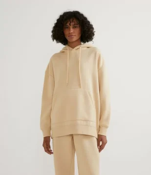 BLUSÃO ALONGADO EM MOLETOM COM CAPUZ E BOLSO CANGURU BEGE