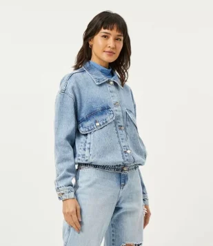 JAQUETA BOMBER JEANS COM MAXI BOLSOS AZUL