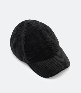 BONÉ CANELADO COM ABA CURVA E REGULAGEM PRETO