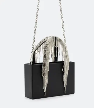 BOLSA TRANSVERSAL BOXY COM STRASS NA ALÇA DE MÃO PRETO