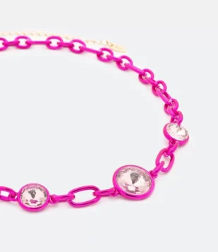 COLAR MÉDIO EM METAL COM PINGENTE DE STRASS ROSA