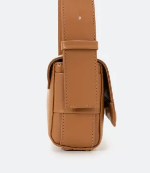 BOLSA PEQUENA COM ALÇA DE OMBRO E TAMPA BEGE
