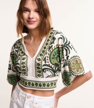 Blusa Cropped Texturizada com Estampa Arabesca Branco