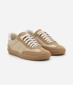 Tênis Chuteira com Recortes Contrastantes Marrom