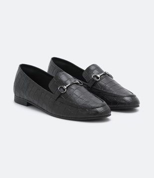 Sapato Loafer com Textura Croco e Bridão no Cabedal Preto