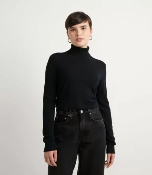 Blusa Alongada em Tricô com Golinha Alta e Fenda Preto