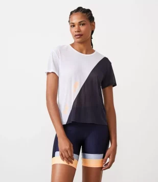 CAMISETA ESPORTIVA EM POLIAMIDA COM RECORTE TRANSVERSAL AZUL