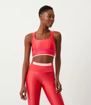 TOP BOJO ESPORTIVO EM POLIAMIDA COM DETALHE CONTRASTANTE VERMELHO