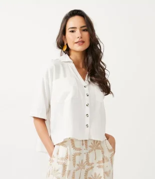 CAMISA EM VISCOLINHO COM BOLSOS E BOTÕES CONTRASTANTES BRANCO