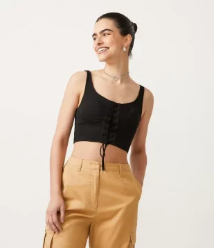 BLUSA CROPPED CORSET COM ESPARTILHO FRONTAL PRETO