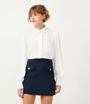 CAMISA COM MANGA BUFANTE E BOTÃO DIFERENCIADO BRANCO