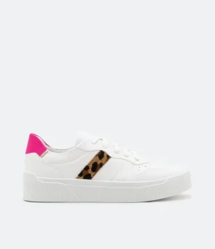 TÊNIS CANO BAIXO COM RECORTE EM ANIMAL PRINT BRANCO