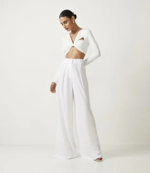 CALÇA PANTALONA ALFAIATARIA EM CREPE COM PREGAS OFF WHITE