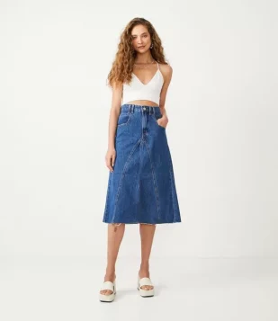 SAIA MIDI EM JEANS COM FENDA CENTRAL E BARRA A FIO AZUL