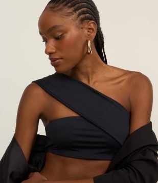 Blusa Cropped com Um Ombro Só e Alça Larga Preto
