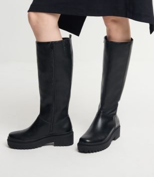 Bota Cano Alto com Sola Tratorada Via Marte Preto