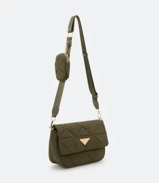 BOLSA TRANSVERSAL SADDLE COM TEXTURA MATELASSÊ VERDE