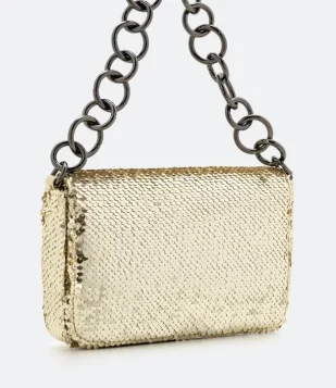 BOLSA SHOULDER BAGUETE EM PAETÊ E ALÇA DE CORRENTE DOURADO