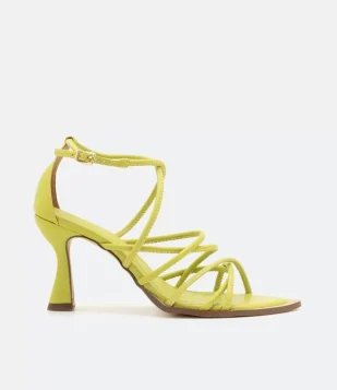 SANDÁLIA MULTITIRAS COM SALTO DIFERENCIADO AMARELO