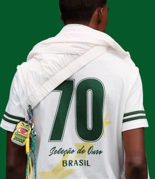 Camiseta Comfort Guaraná Seleção de Ouro 1970 Branco