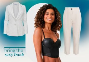 Imagem com fundo azul e branco com uma mulher usando uma blusa cropped de alça preta ao lado tem uma calçã de alfaiataria branca e um blazer branco