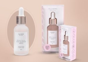 Imagem com fundo bege com um Sérum Facial