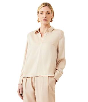 BLUSA EM TECIDO ACETINADO COM GOLA LAPELA E BARRA MULLET BEGE