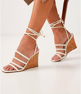 SANDÁLIA MULTITIRAS COM AMARRAÇÃO OFF WHITE