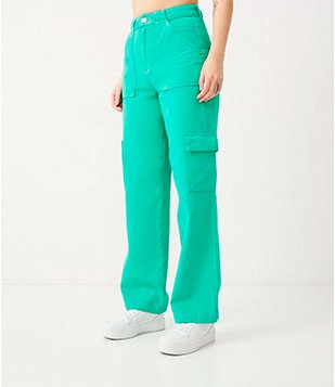 CALÇA RETA CINTURA ALTA EM SARJA COM BOLSOS CARGO VERDE