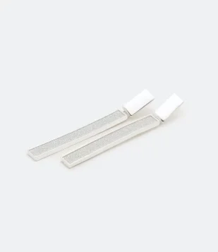 Brinco Fio Rígido Retangular Com Aplicação De Brilhos Cinza