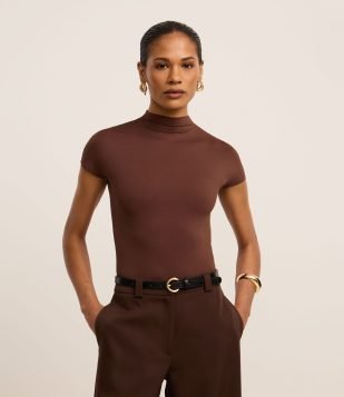 Body em Microfibra com Golinha Média Marrom Café