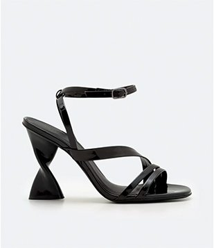 SANDÁLIA MULTI TIRAS COM SALTO DIFERENCIADO PRETO