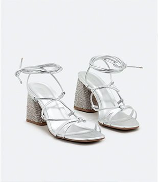Sandália Multi Tiras Metalizadas Com Salto Brilhoso Cinza