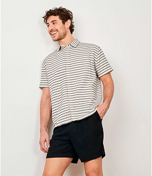 CAMISA EM ALGODÃO COM ESTAMPA LISTRADA E MANGA CURTA MARROM