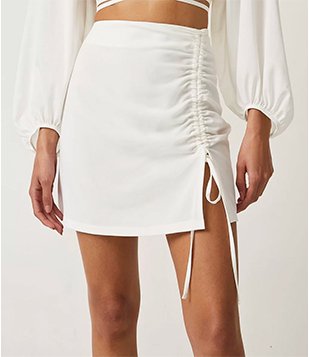 Saia Curta em Crepe com Franzido com Amarração Branco