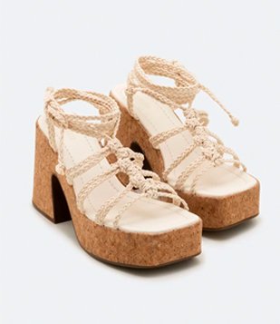 Sandália Meia Pata com Cordões Trançados e Sola de Cortiça Bege