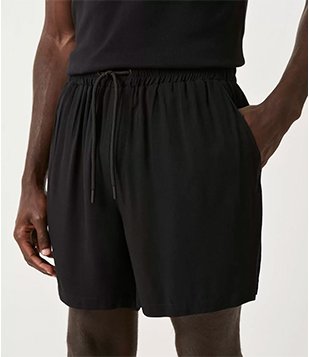 SHORT EM VISCOSE COM AMARRAÇÃO NO CÓS PRETO