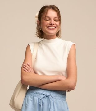 Blusa Regata Cropped com Golinha Alta Off White