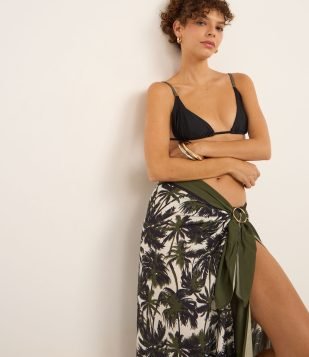 Canga Retangular em Chalis com Estampa de Coqueiros Verde