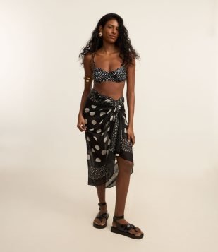 Canga Retangular em Chiffon Poá com Tassel Preto