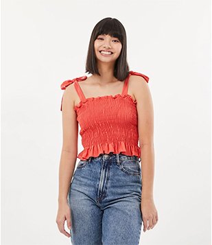 Blusa Regata em Linho com Amarração na Alça e Lastex no Corpo Vermelho