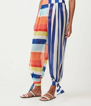 Saída de Praia Calça Pantacourt em Poliamida com Amarração no Cós Preto